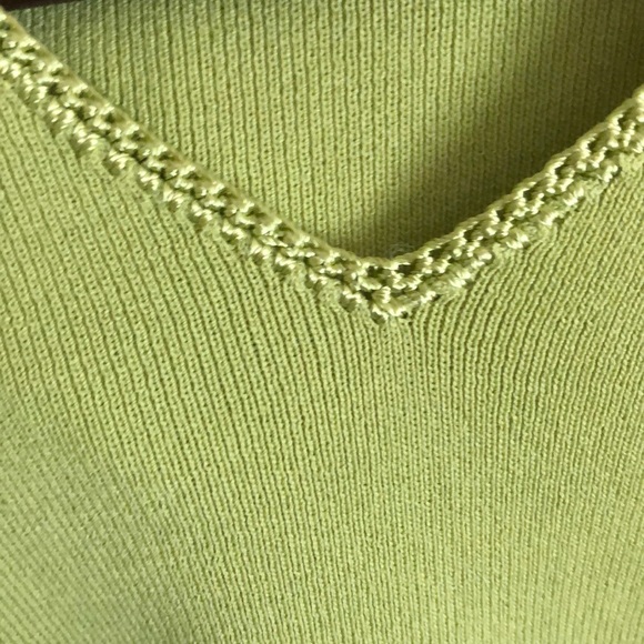 Spring  Sweater - Picture 4 of 4